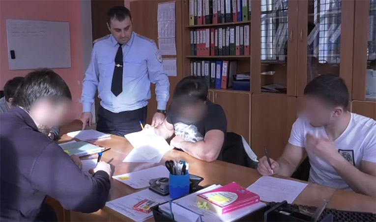 блогеры в полиции